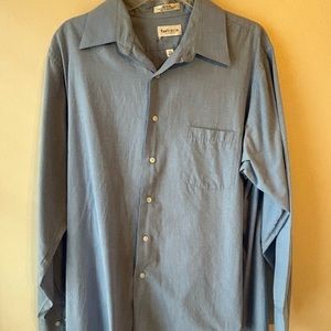 Van Heusen men’s dress shirt